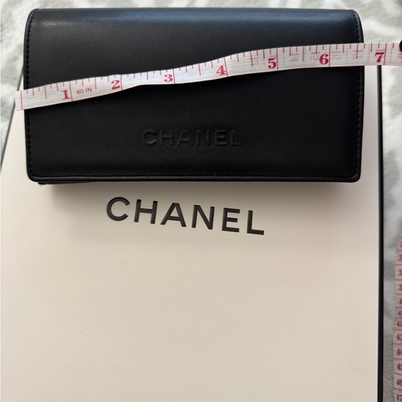 LIKE NEW🖤 CHANEL QUILTED LEATHER BLACK SUNGLASSES CASE - Picture 9 of 11